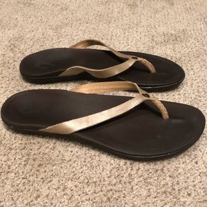 OluKai Ho’opio Leather Sandals